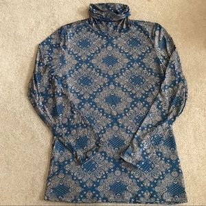 Women’s NWT soft turtleneck
